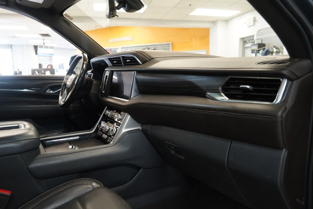 Used 2021 GMC Yukon XL Denali w/ Denali Premium Package image 32