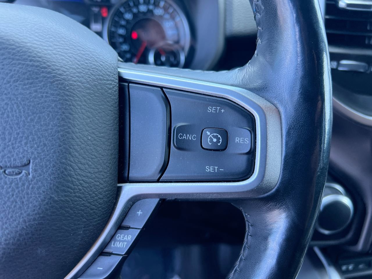 Used 2019 RAM 1500 Big Horn AWD/4WD image 17