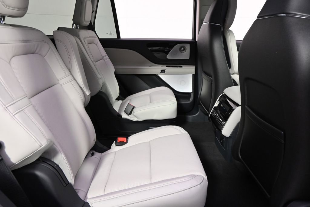 New 2026 Lincoln Aviator Reserve image 18