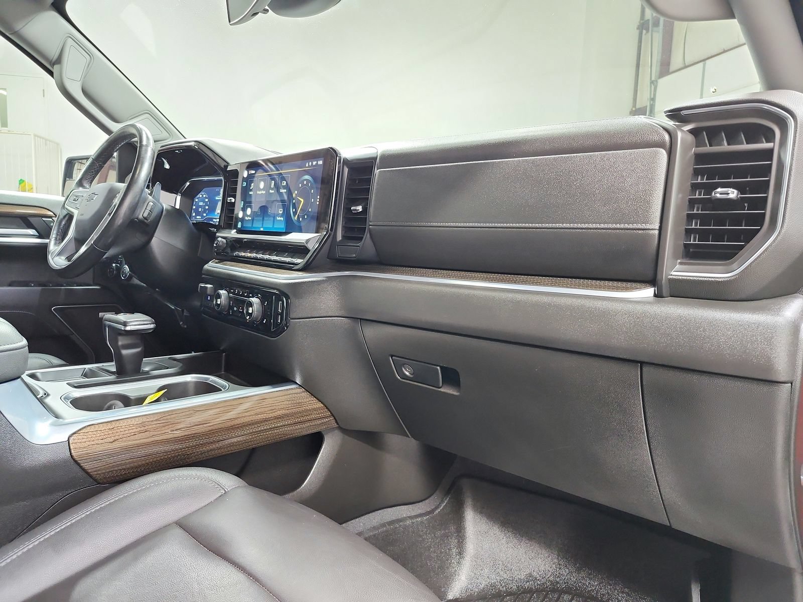 Used 2022 Chevrolet Silverado 1500 RST w/ Convenience Package II AWD/4WD image 43