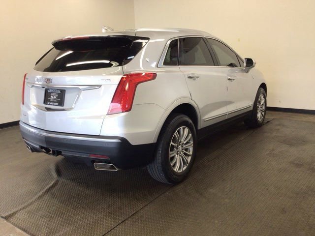 Used 2017 Cadillac XT5 Luxury w/ Driver Awareness Package AWD/4WD image 4