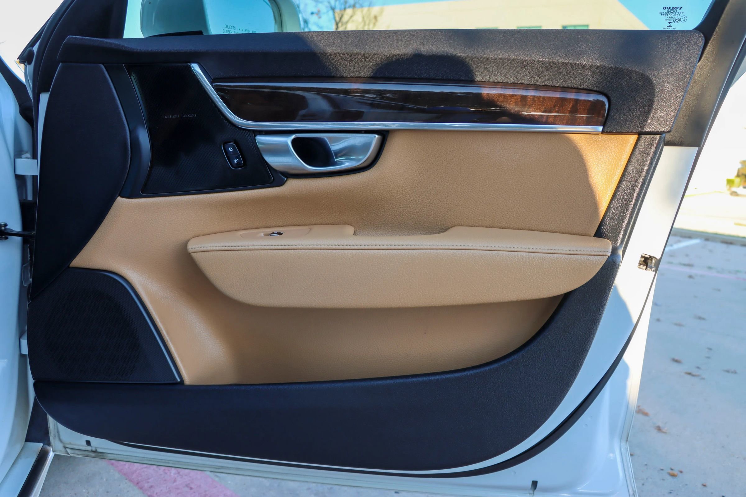 Used 2019 Volvo S90 T6 Momentum image 10