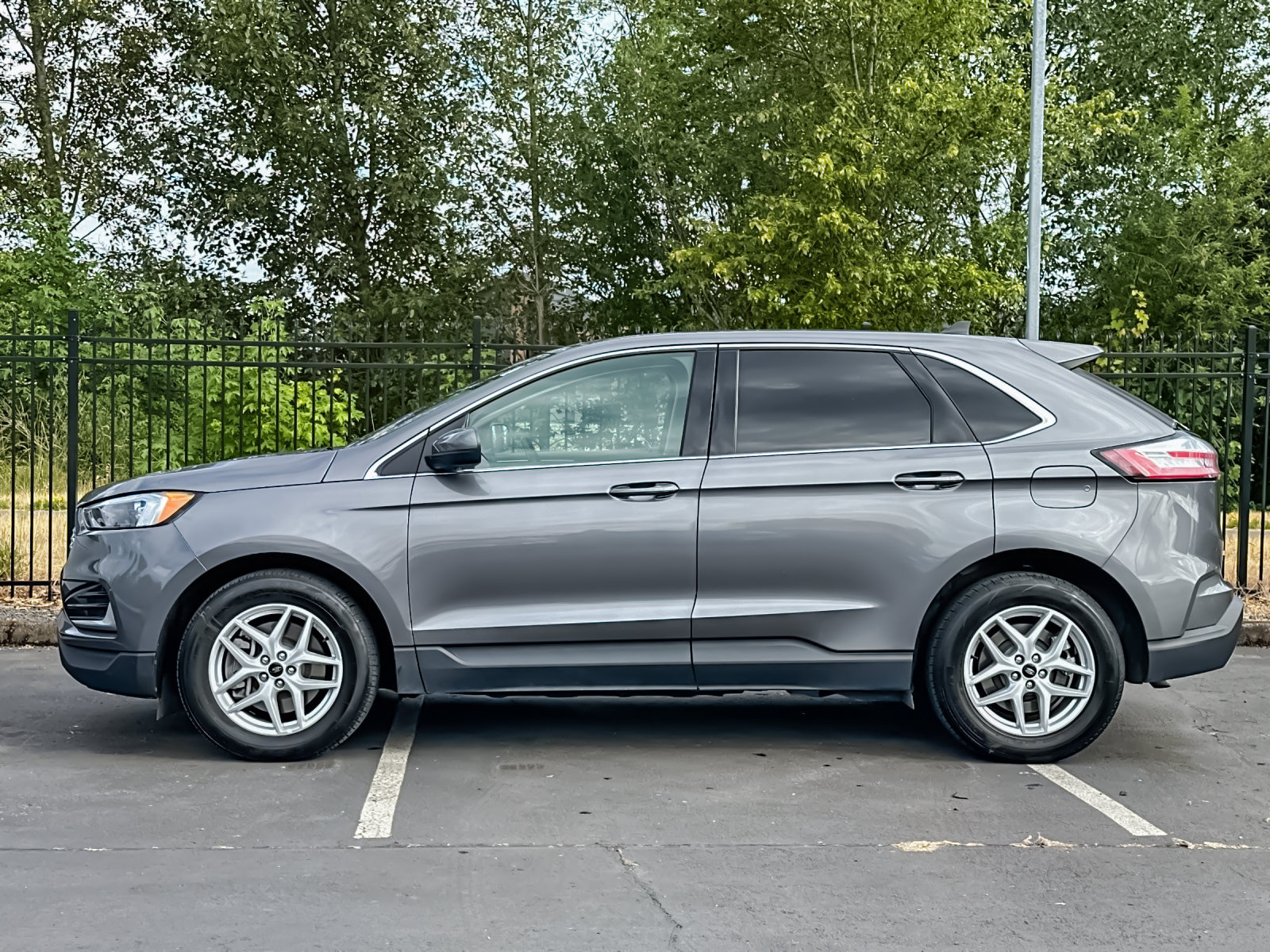 Used 2024 Ford Edge SEL AWD/4WD image 6