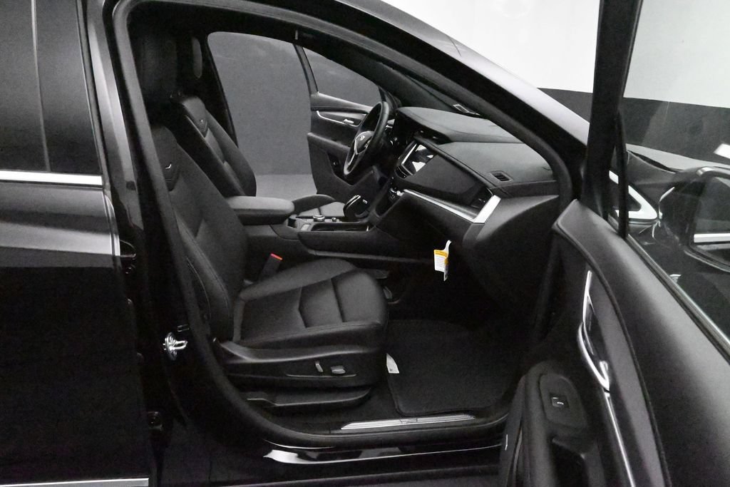 Used 2025 Cadillac XT5 Luxury FWD image 11