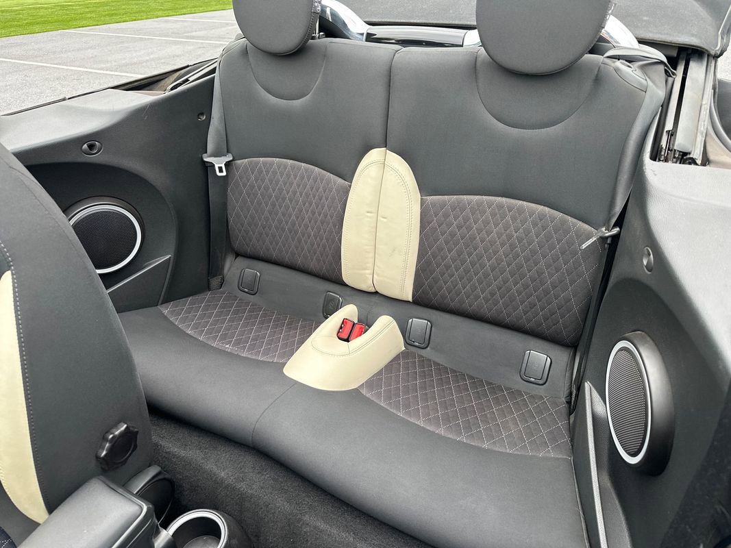 Used 2014 MINI Cooper Convertible FWD image 30