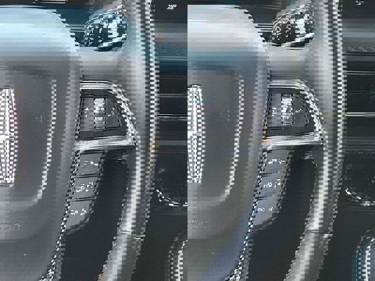 Used 2022 Lincoln Nautilus Reserve w/ Equipment Group 201A image 23