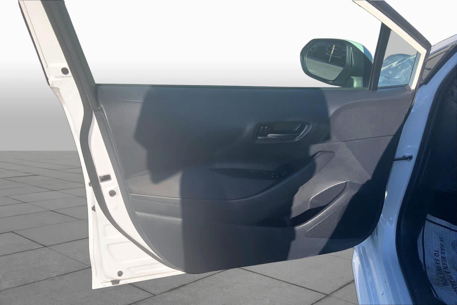 Used 2025 Toyota Corolla LE FWD image 22