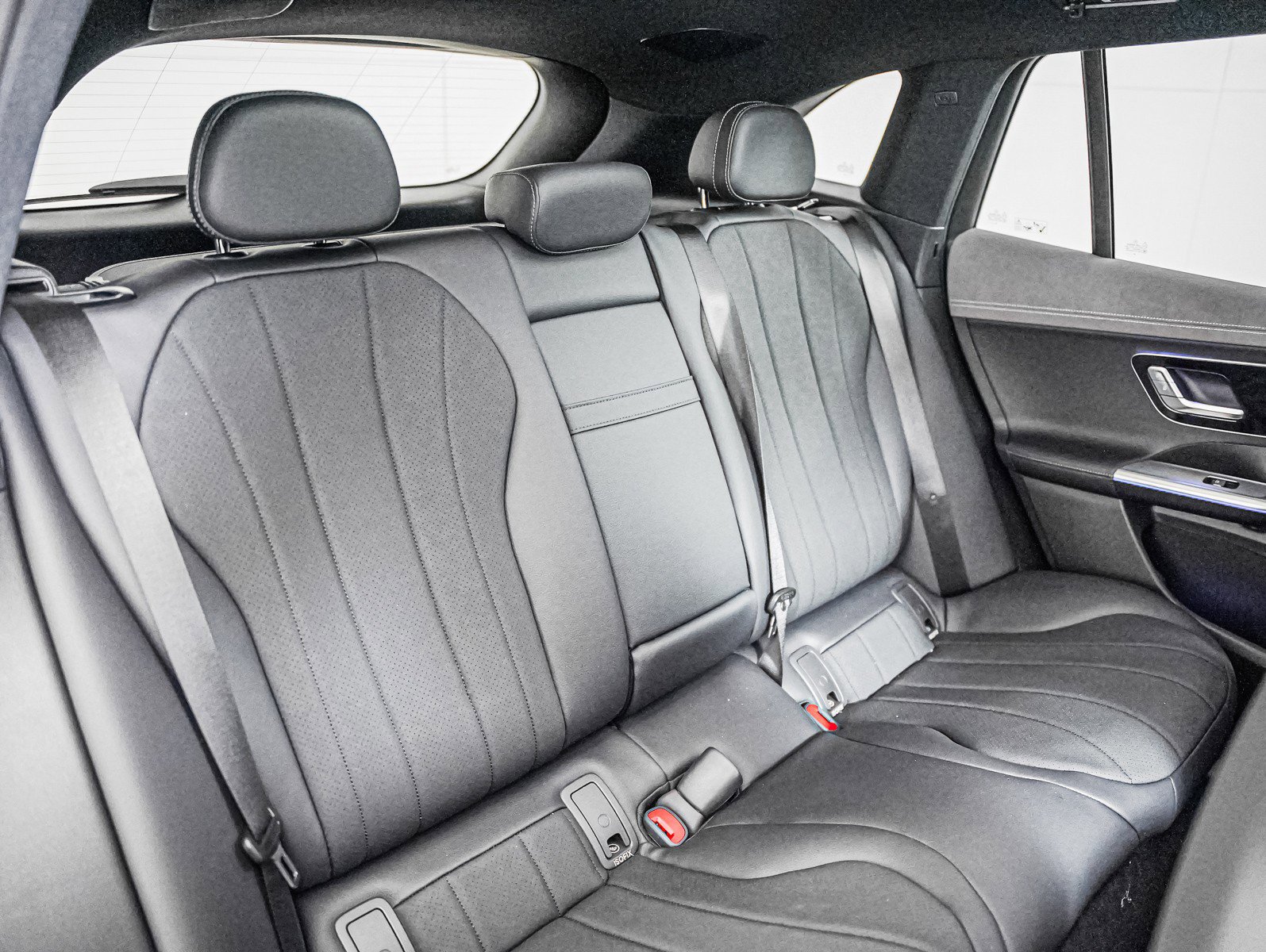 New 2026 Mercedes-Benz EQE 320 4MATIC SUV image 9