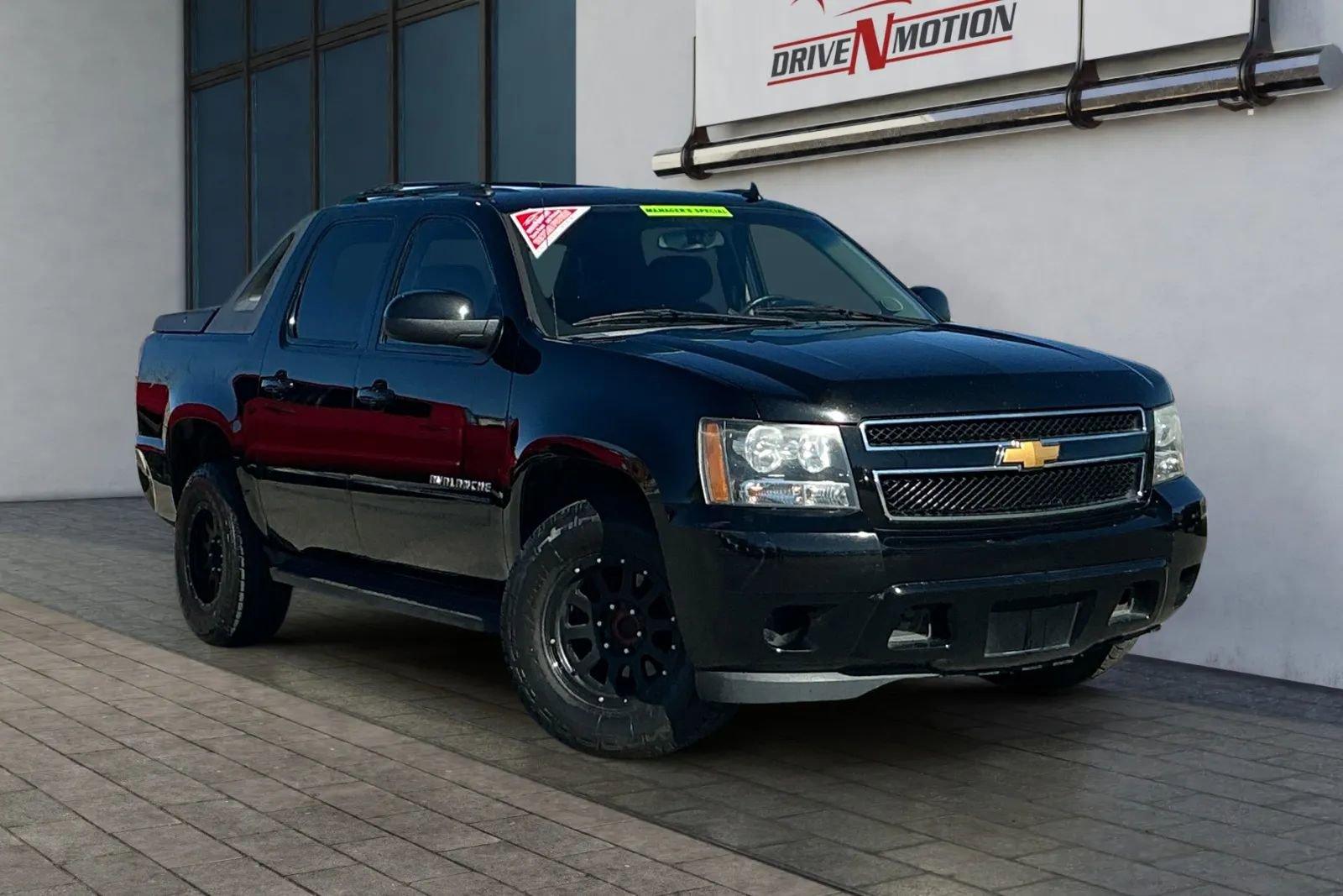 Used 2012 Chevrolet Avalanche LS image 2