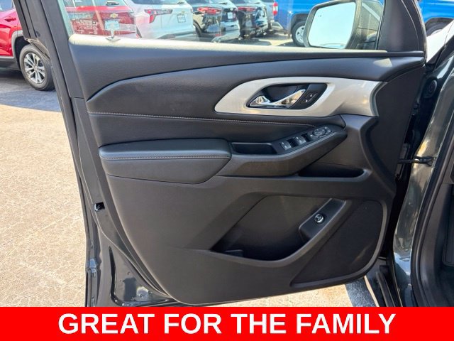 Used 2021 Chevrolet Traverse LT FWD image 12