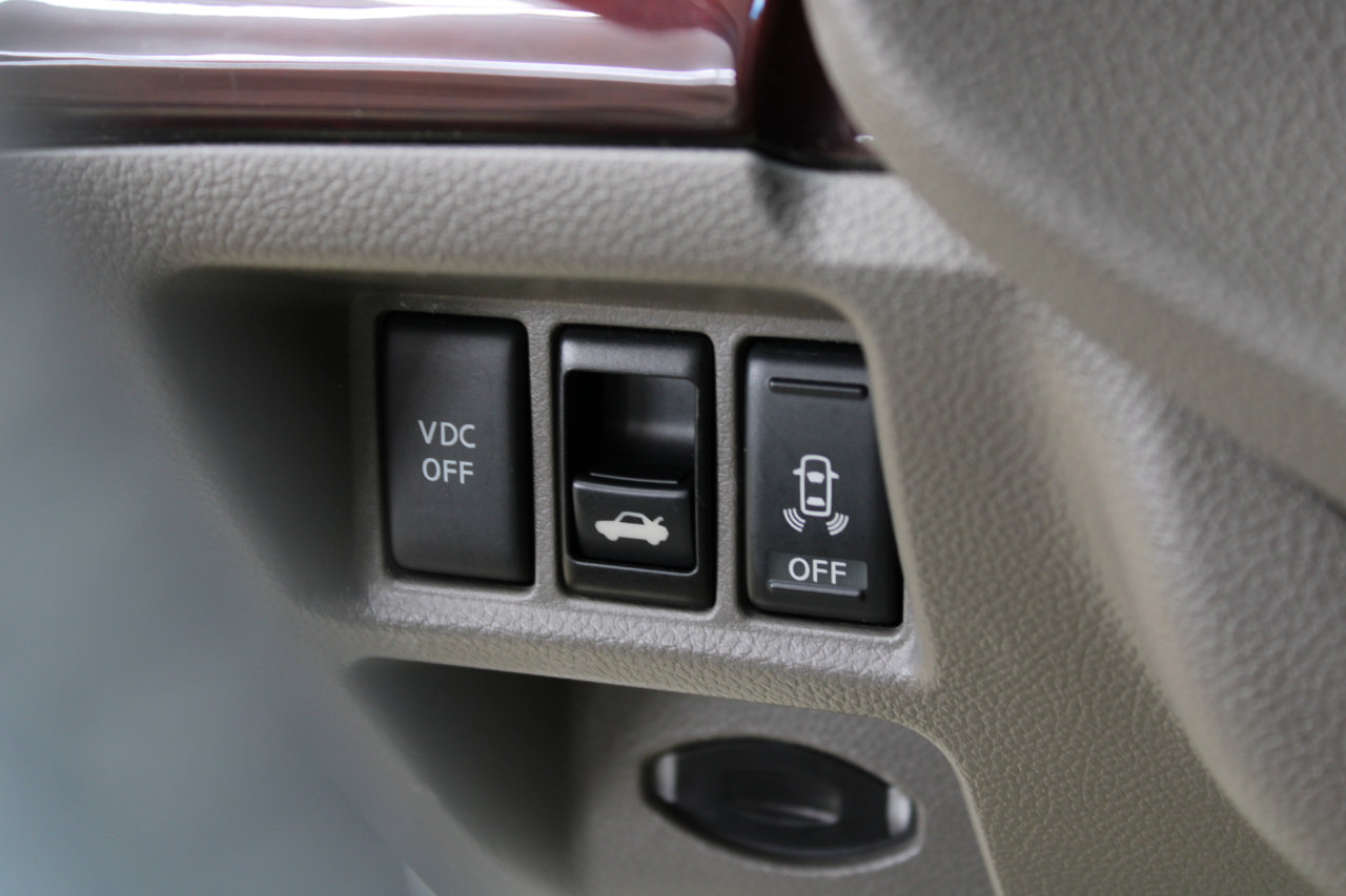 Used 2010 INFINITI G37 Sport w/ Premium Pkg image 38