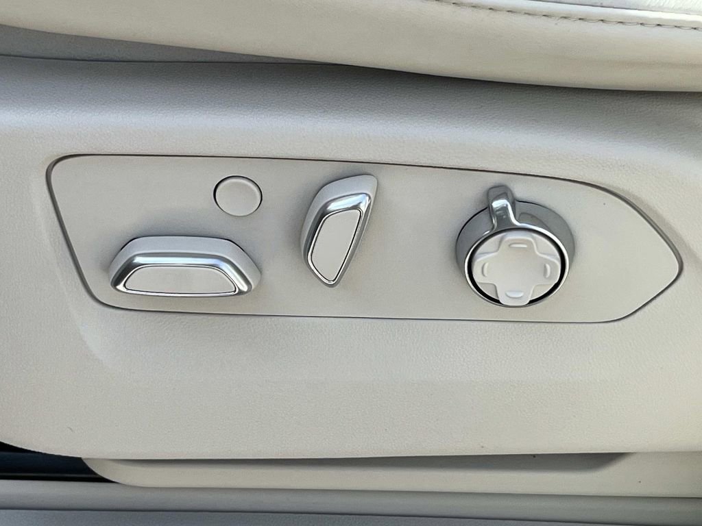 Certified 2025 Cadillac Escalade Sport Platinum image 28