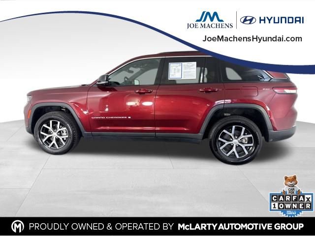 Used 2024 Jeep Grand Cherokee Limited w/ Luxury Tech Group II image 2