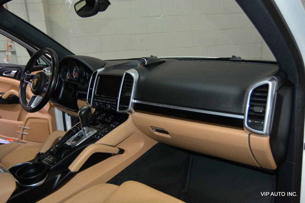Used 2016 Porsche Cayenne image 12