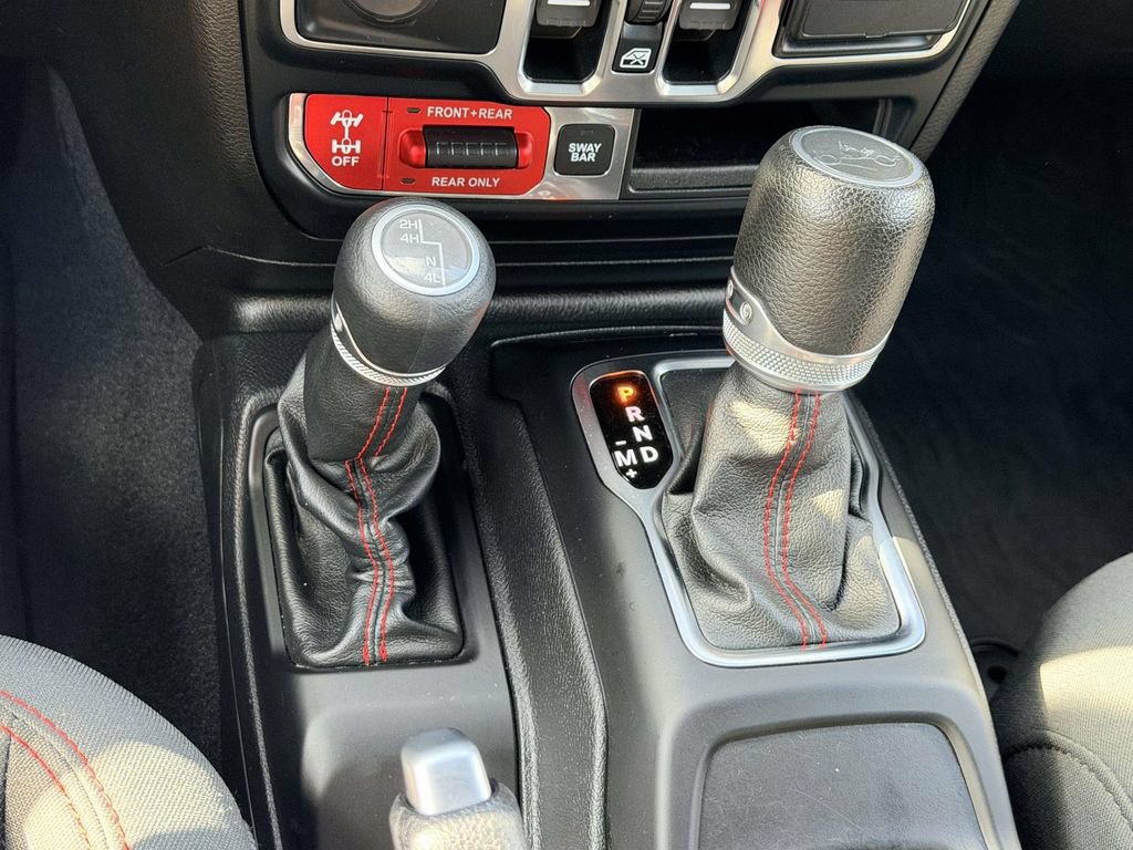 Used 2019 Jeep Wrangler Unlimited Rubicon w/ LED Lighting Group AWD/4WD image 21