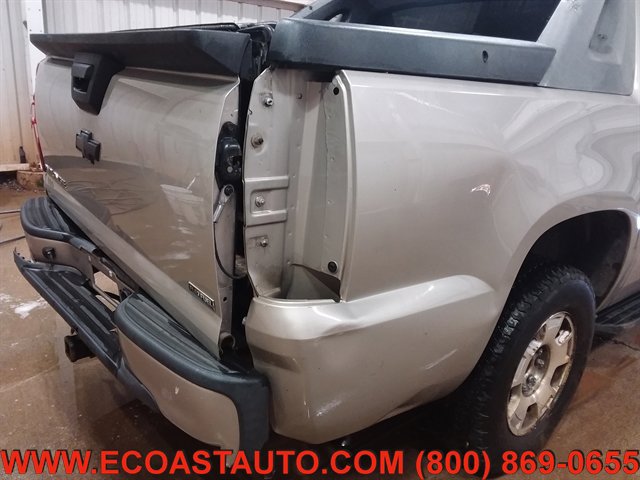 Used 2007 Chevrolet Avalanche LT AWD/4WD image 16