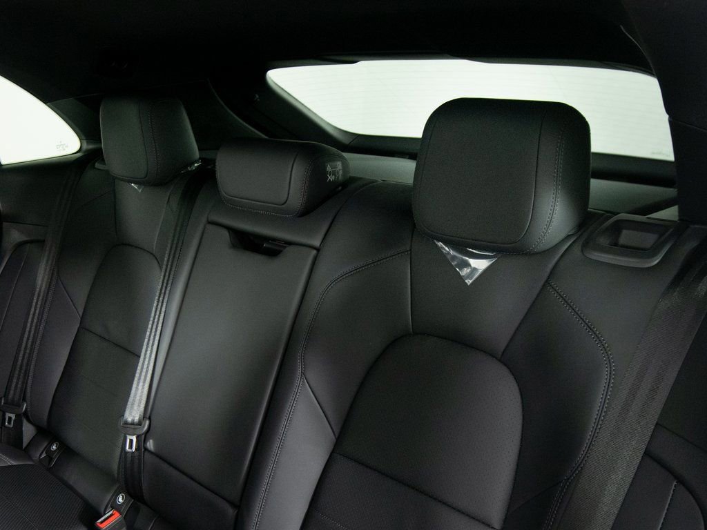 New 2026 Porsche Macan 4 Electric image 36