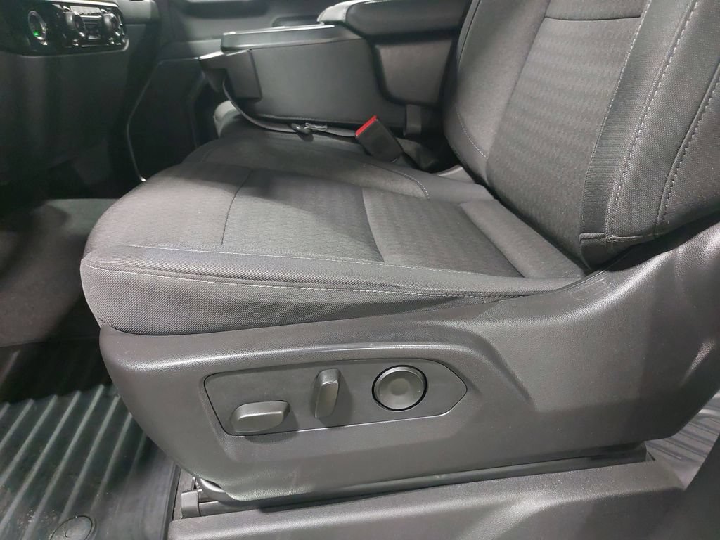 Used 2024 Chevrolet Silverado 1500 LT AWD/4WD image 29