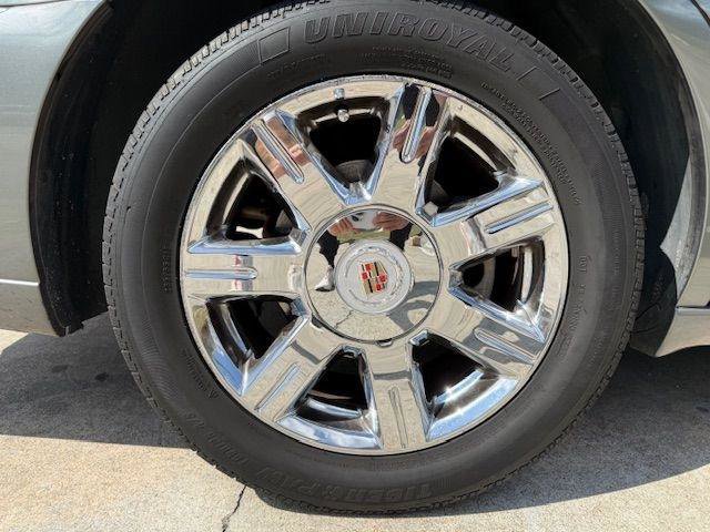 Used 2007 Cadillac DTS Luxury I w/ Trunk Convenience Package image 7