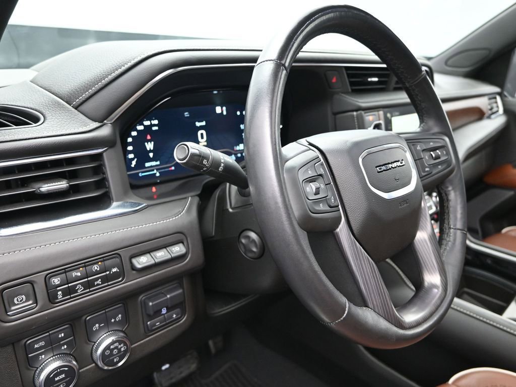 Used 2023 GMC Yukon Denali Ultimate image 12