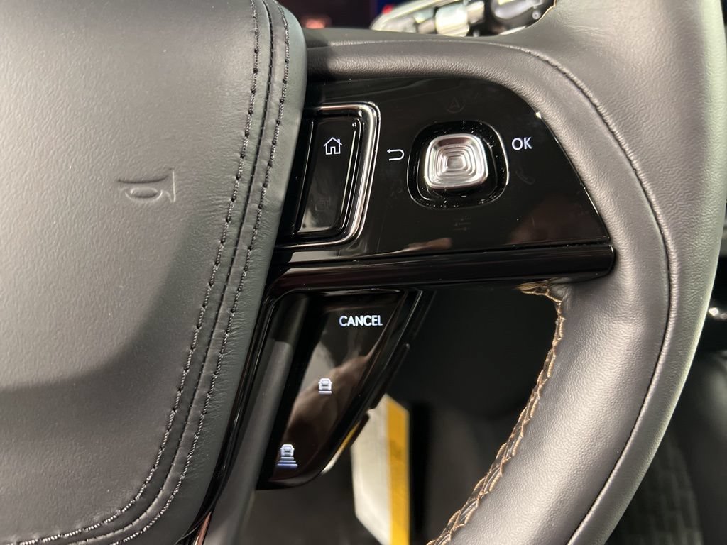 Used 2026 Lincoln Aviator AWD image 17