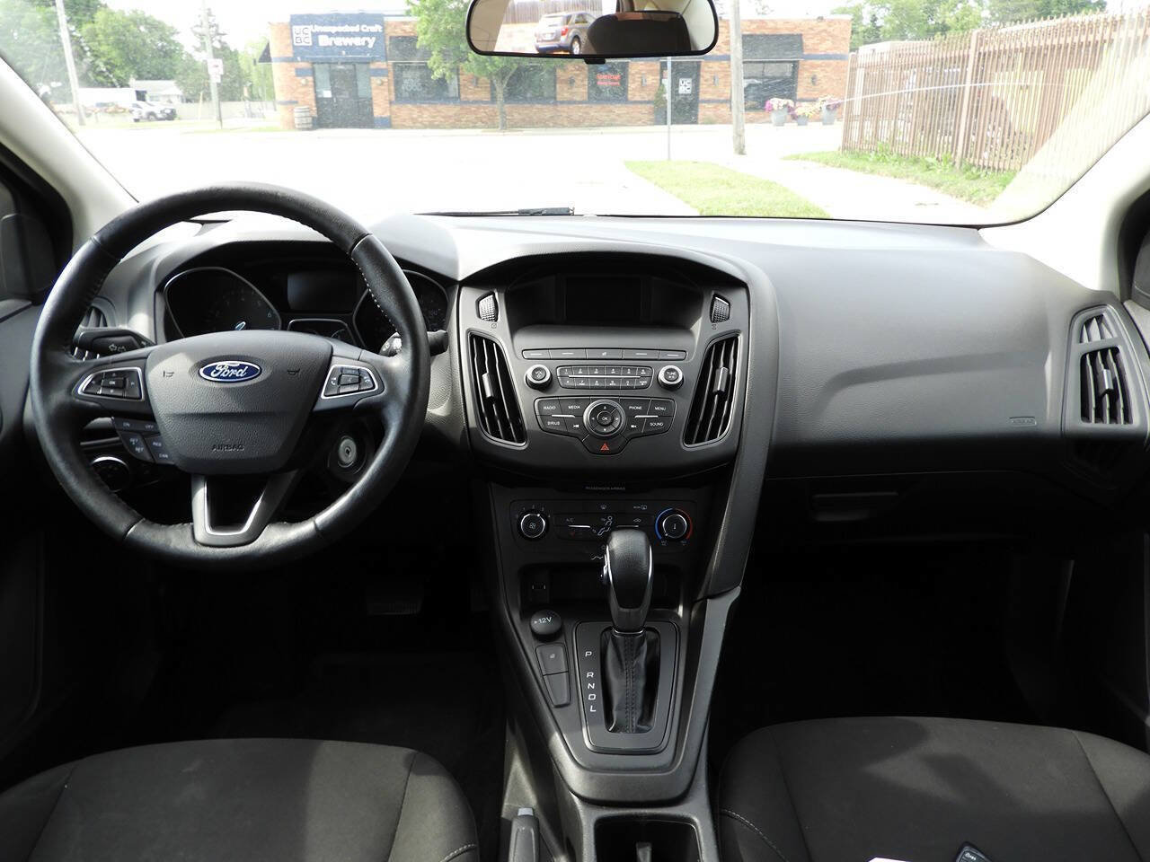 Used 2018 Ford Focus SE w/ Cold Weather Package FWD image 20