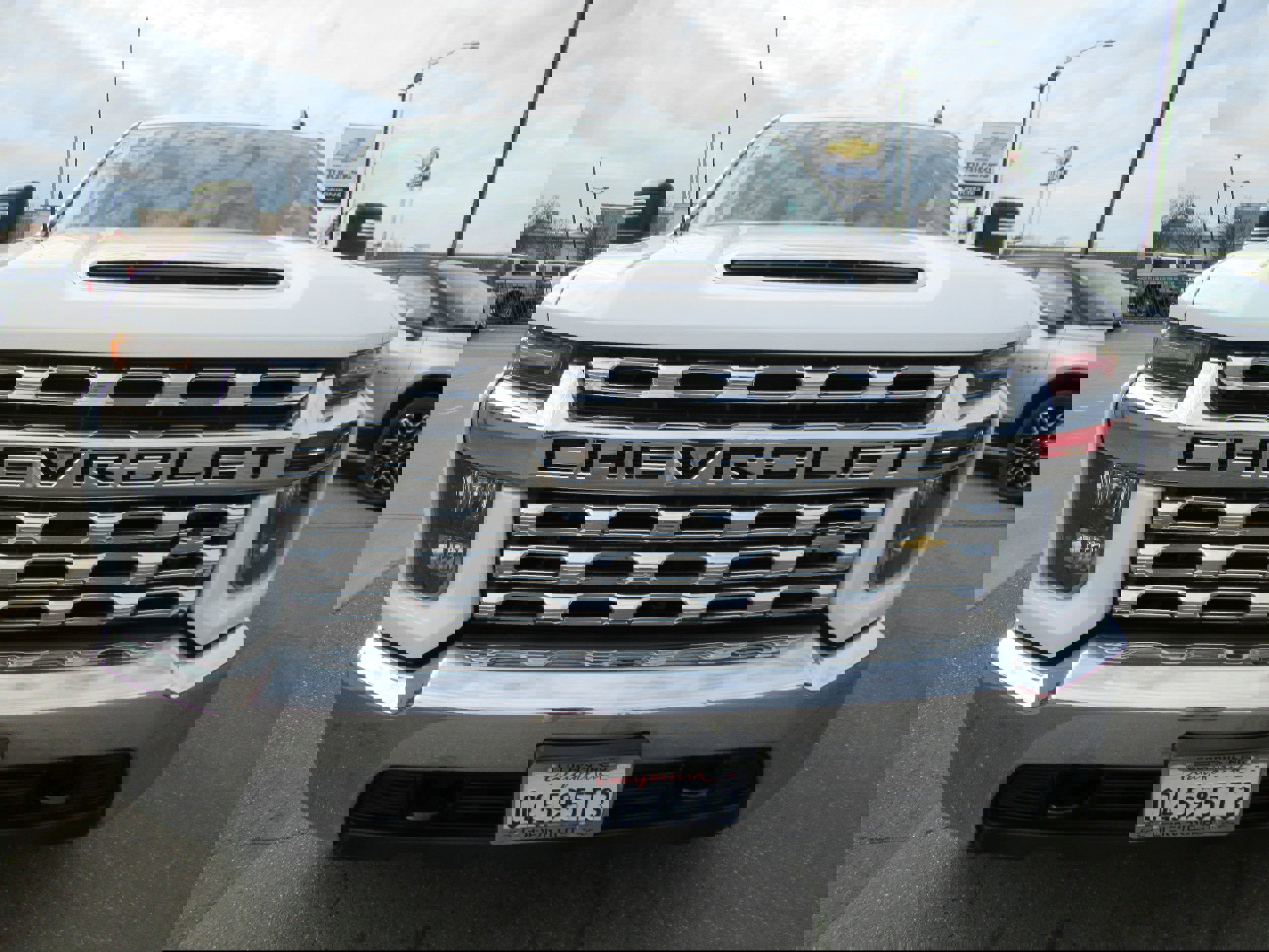 Used 2023 Chevrolet Silverado 2500 LT image 3