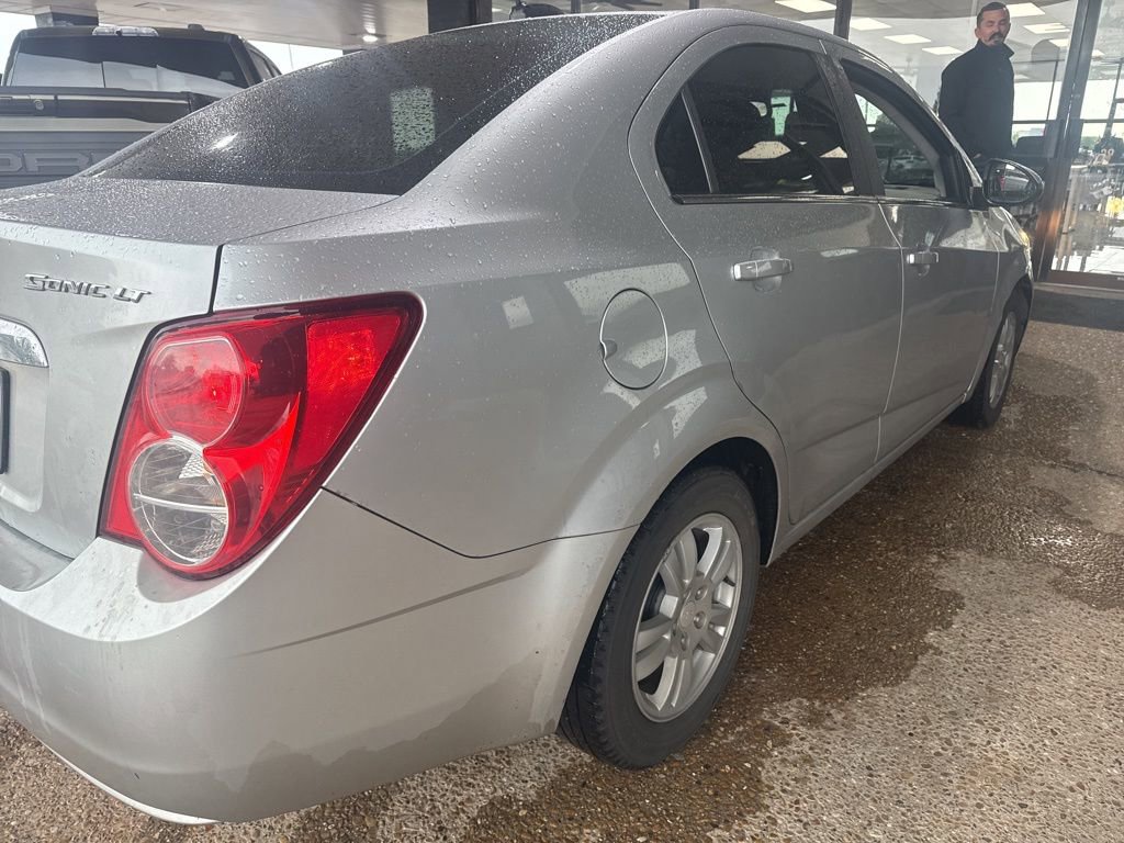 Used 2016 Chevrolet Sonic LT FWD image 4