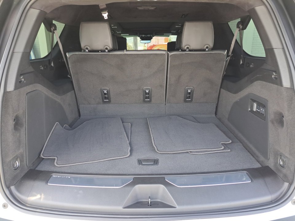 Certified 2026 Cadillac Escalade ESV Platinum Sport w/ LPO, ONYX Package image 25