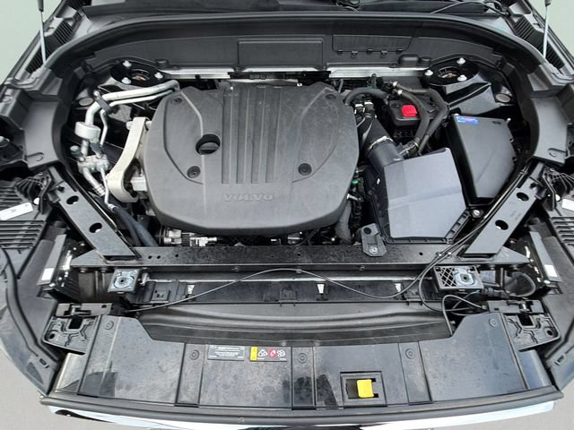 Used 2023 Volvo XC60 B5 Plus FWD image 28