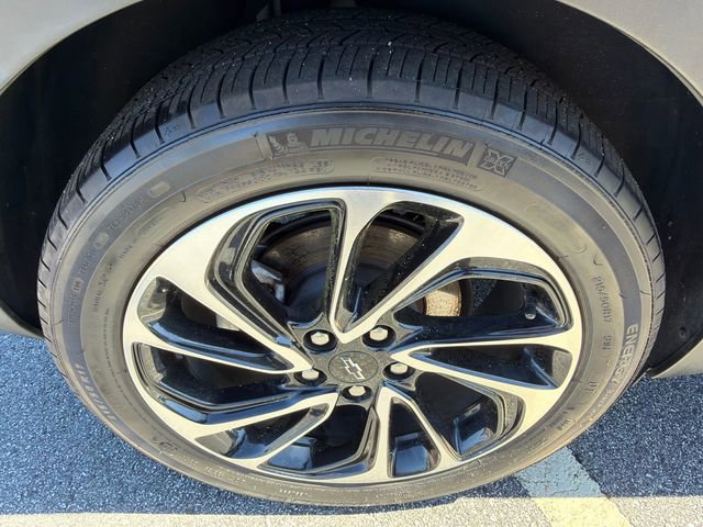 Certified 2023 Chevrolet Bolt EUV Premier w/ Sun & Sound Package image 17