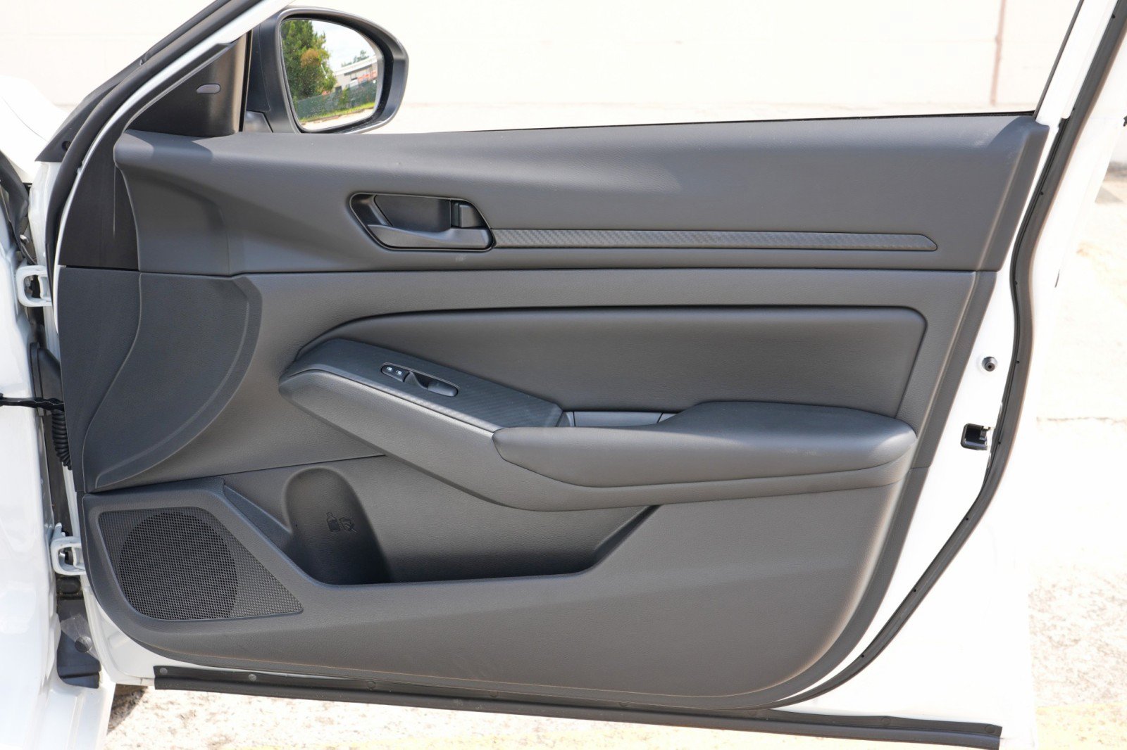 Used 2024 Nissan Altima 2.5 S FWD image 36
