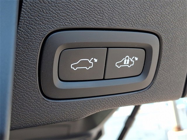 Used 2023 Volvo XC60 B6 Ultimate image 23