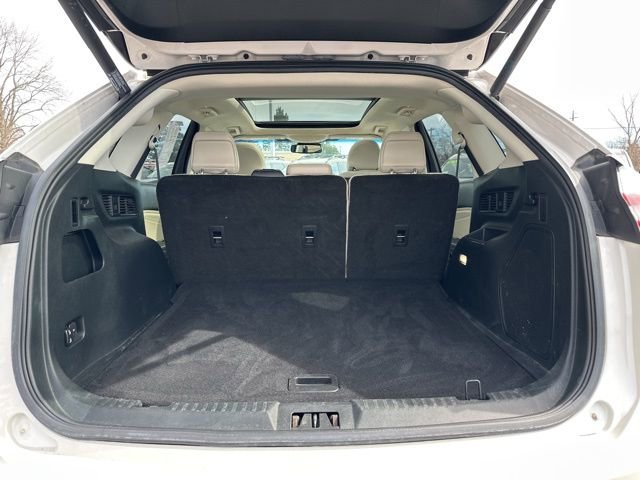 Used 2019 Ford Edge Titanium w/ Cold Weather Package image 9