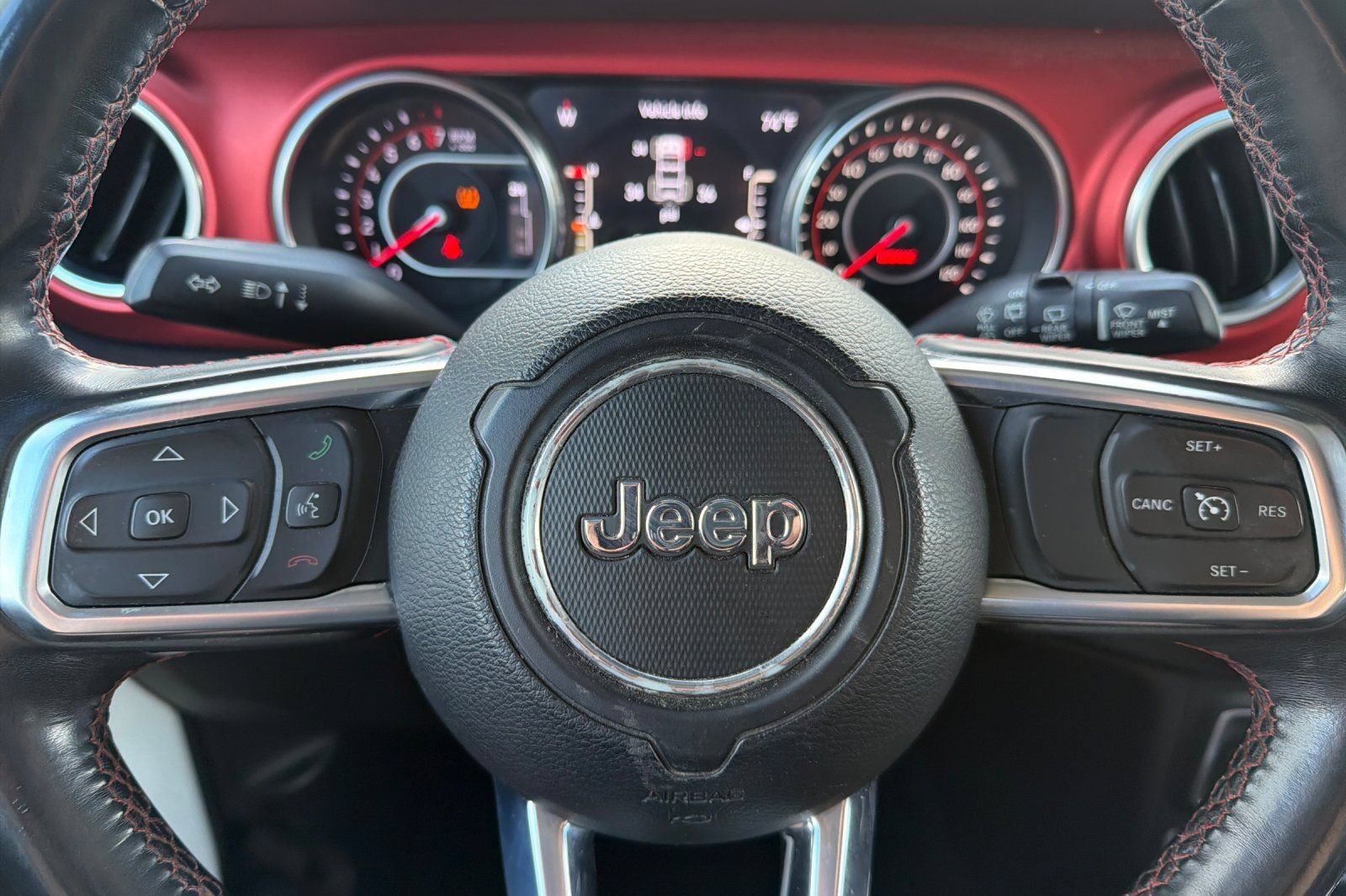 Used 2018 Jeep Wrangler Unlimited Rubicon w/ Safety Group AWD/4WD image 23