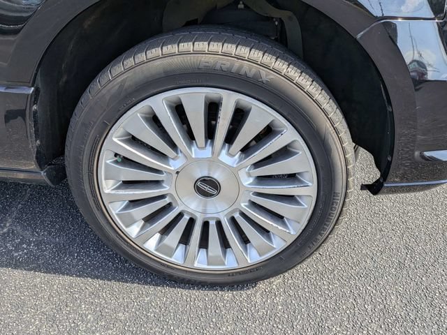 Used 2016 Lincoln Navigator Select RWD image 11