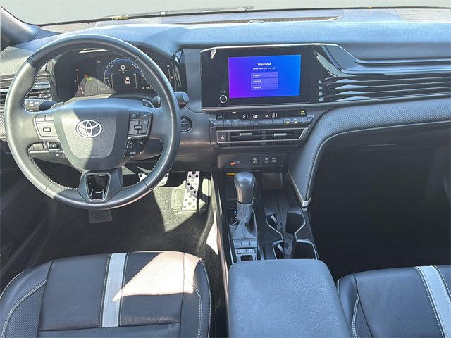 Used 2025 Toyota Camry SE image 17