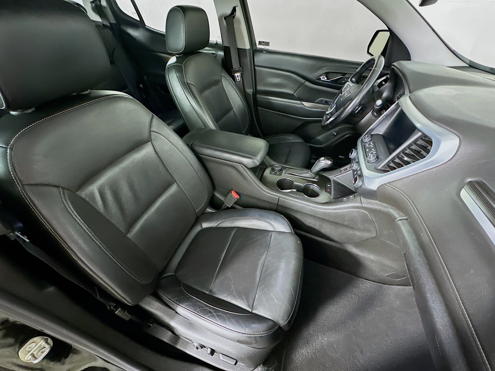 Used 2018 GMC Acadia SLT w/ LPO, Cargo Package FWD image 32