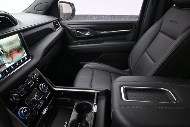 Used 2024 GMC Yukon Denali RWD image 13