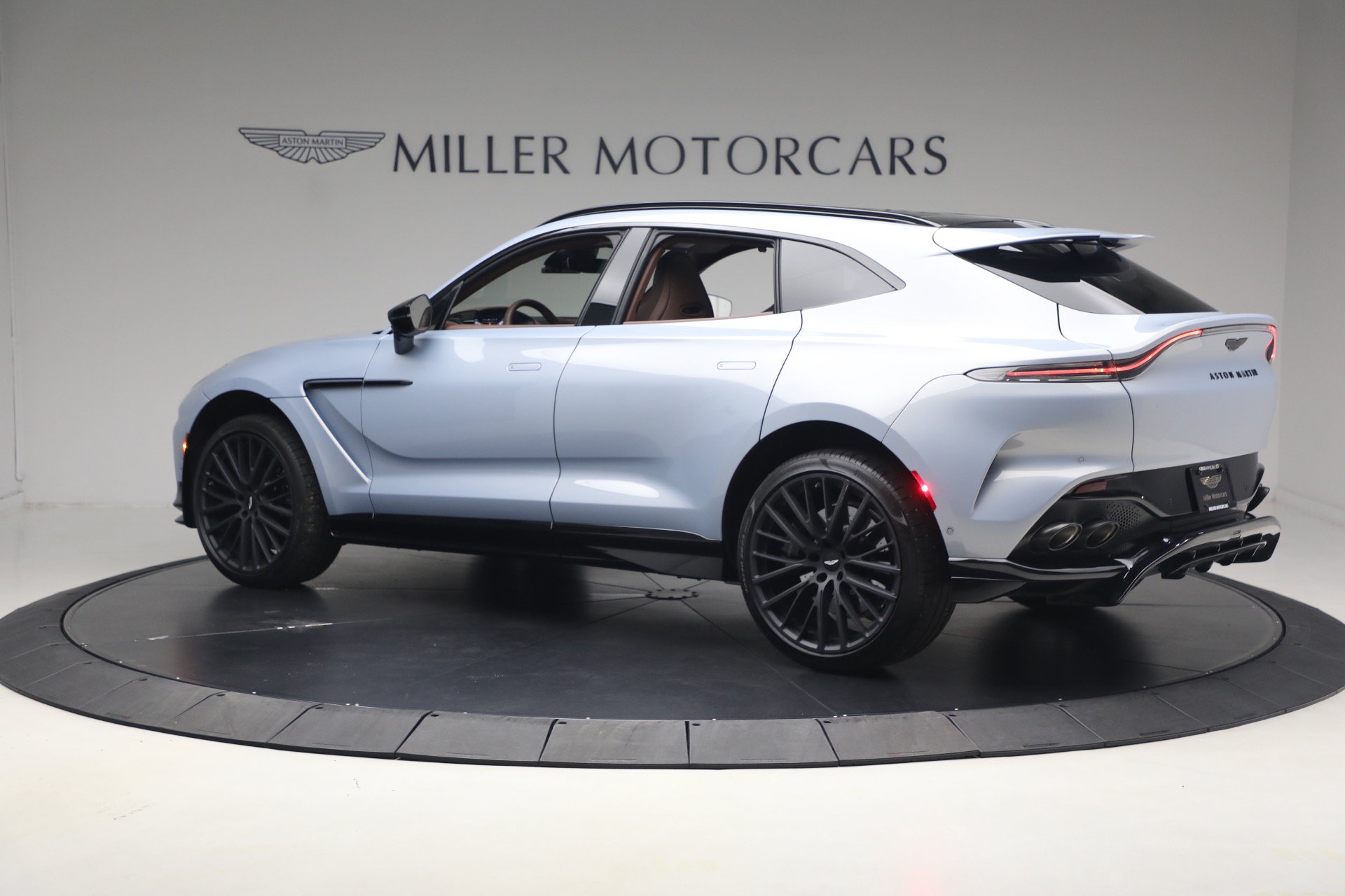 Used 2026 Aston Martin DBX 707 AWD/4WD image 4