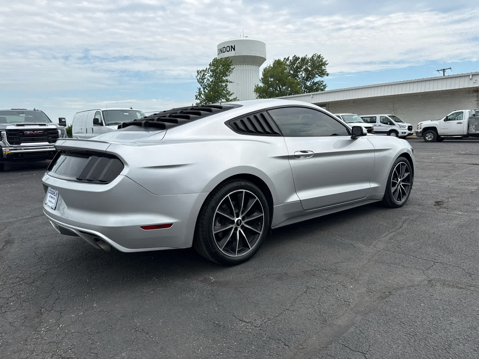 Used 2015 Ford Mustang Coupe w/ Wheel & Stripe Package RWD image 5