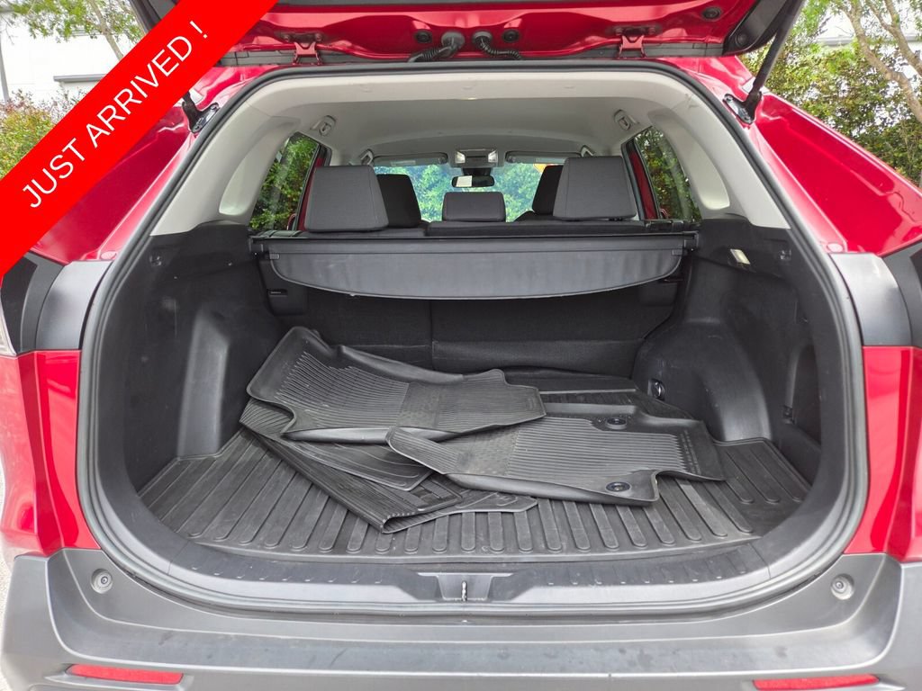 Used 2022 Toyota RAV4 XLE FWD image 19