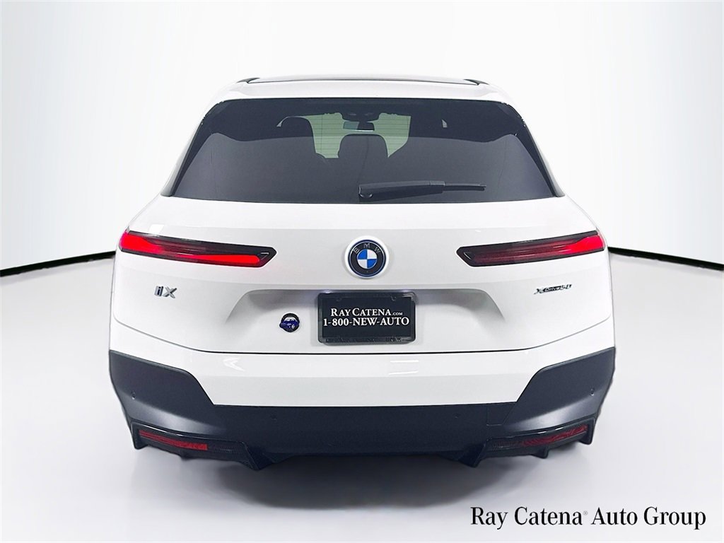 Used 2025 BMW iX xDrive50 w/ Premium Package image 6