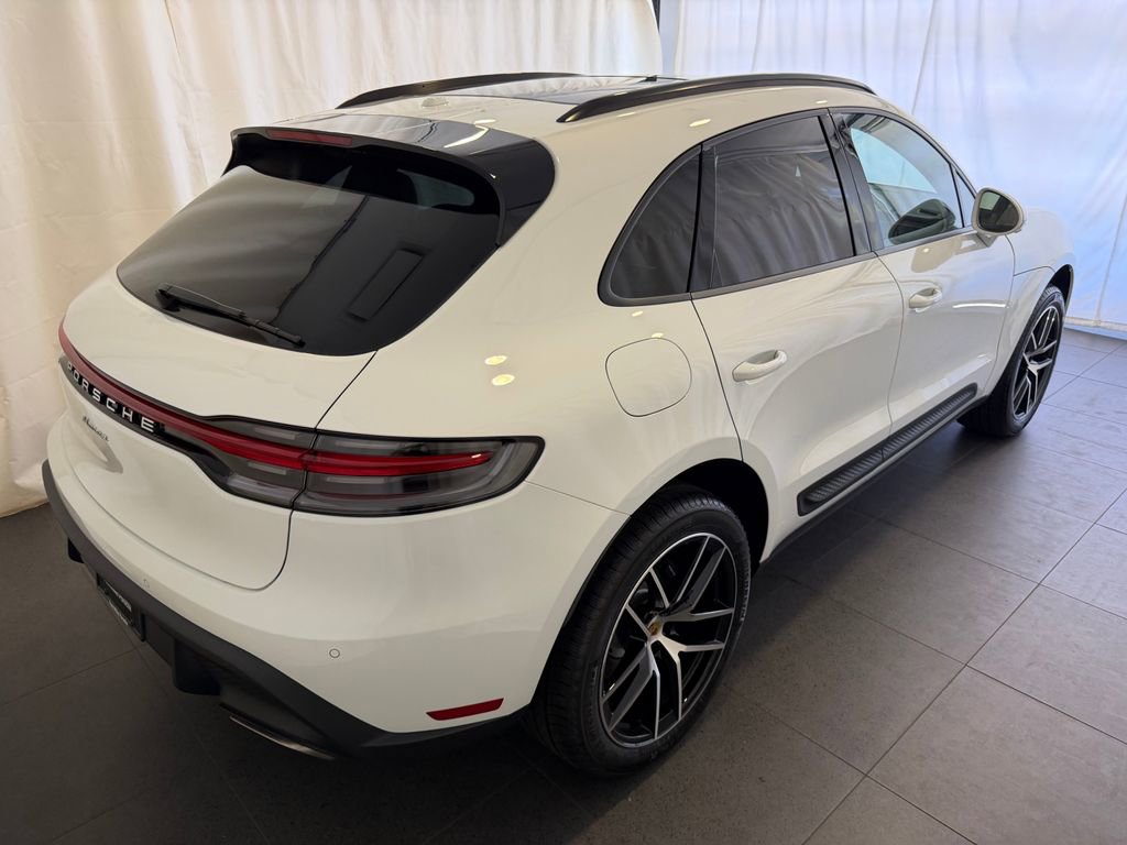 New 2026 Porsche Macan AWD/4WD image 9