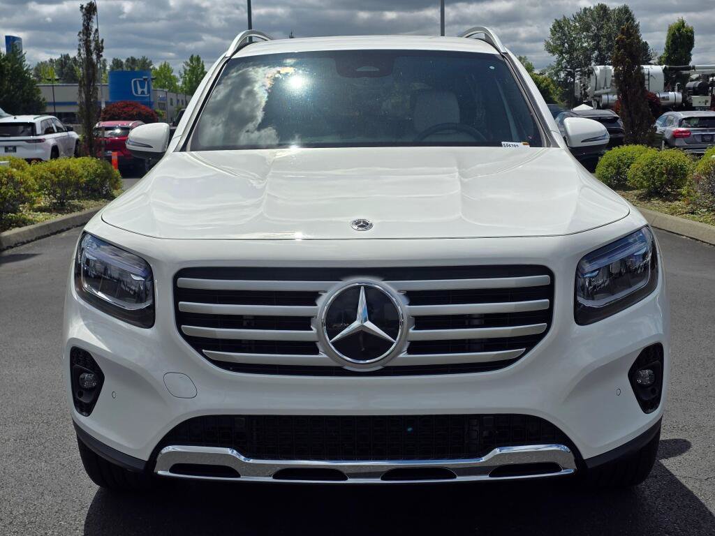 Used 2025 Mercedes-Benz GLB 250 4MATIC image 8