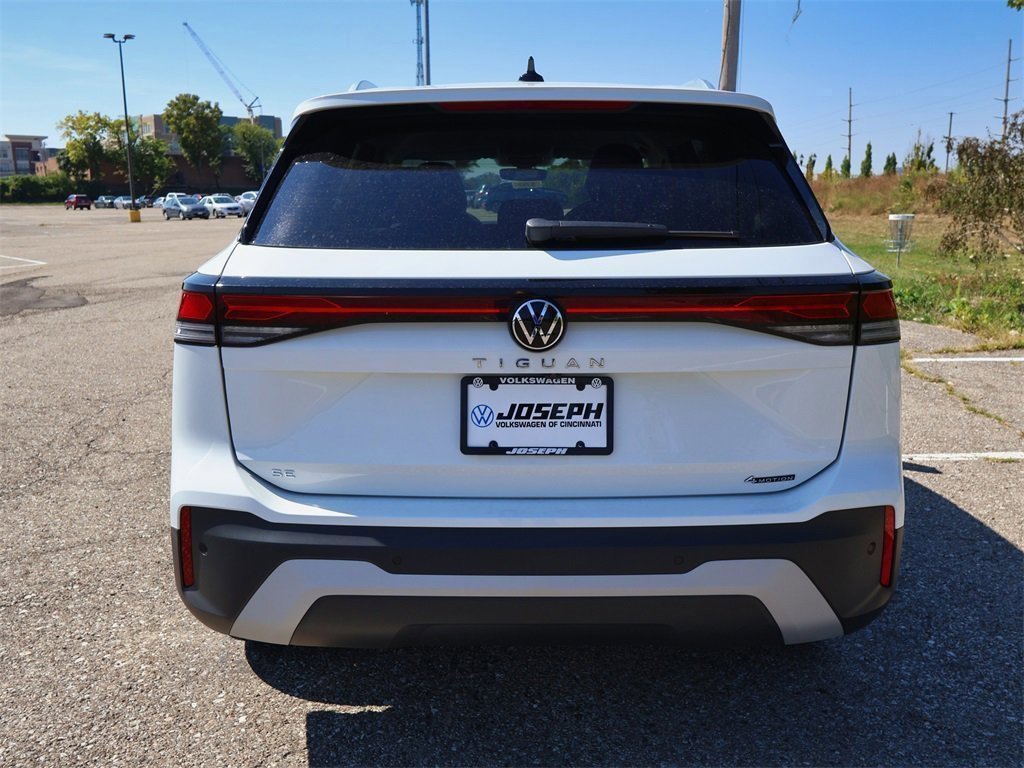 New 2025 Volkswagen Tiguan SE image 4