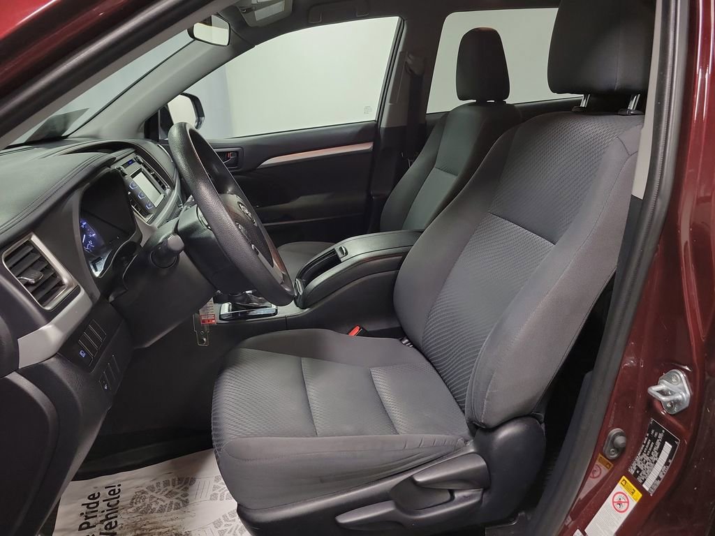 Used 2019 Toyota Highlander LE image 13