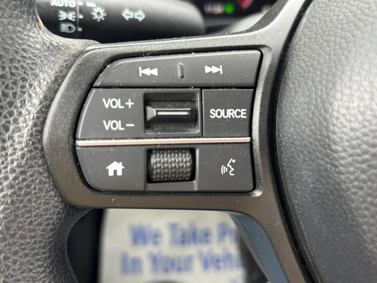 Used 2025 Honda HR-V LX image 53