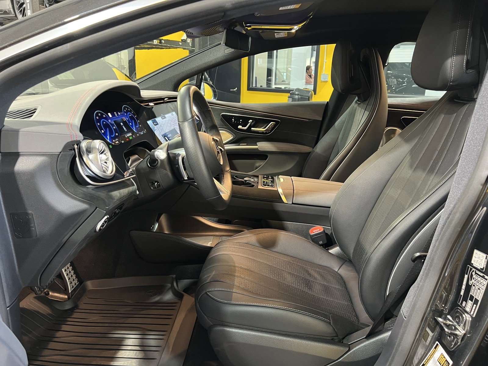 Used 2022 Mercedes-Benz EQS 580 4MATIC Sedan image 15