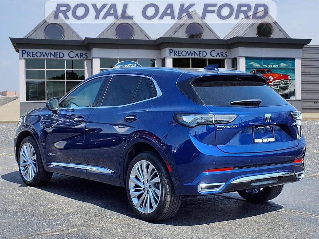 Used 2025 Buick Envision Avenir AWD/4WD image 2